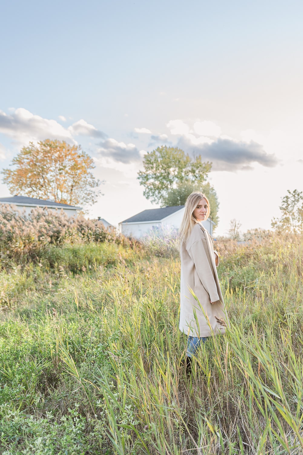 Saint-Jean-sur-Richelieu - Photography of Melody in a field